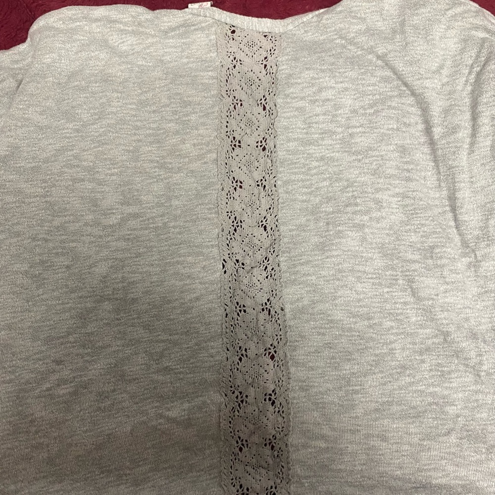 Nice sweaters - Picture 3 of 5